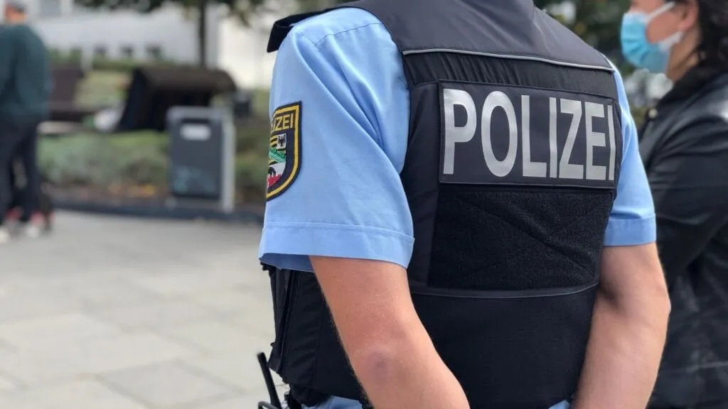 Almanya'da acil durum numaralar: Polis, itfaiye ve ambulans